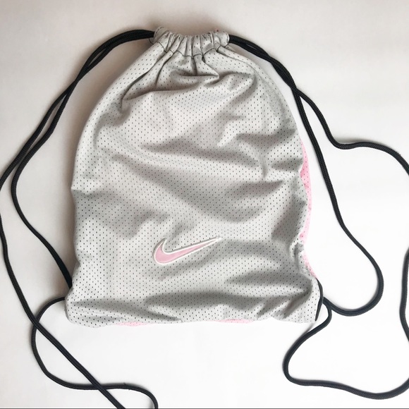 girl nike drawstring bag